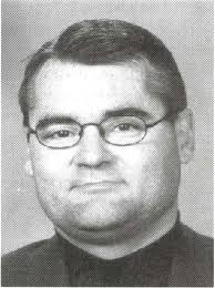 SAINT THOMAS MORE COLLEGE & NEWMAN ALUMNI/AE WINTER 2001/2002