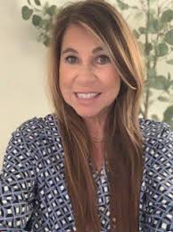 Melody Reeves's Instagram, Twitter & Facebook