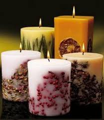 Non buttare via le candele colorate e. Candele Decorate Con Semi Foglie E Frutta Secca Adattabili Ad Ogni Ambiente Fare Candele Candele Decorate Candele Fai Da Te Profumate