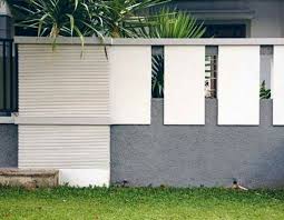 Selama ini desain pagar tembok depan rumah biasanya dikombinasikan dengan model pagar besi. 11 Desain Pagar Tembok Minimalis Yang Tampak Estetis Di Depan Rumah Rumah123 Com