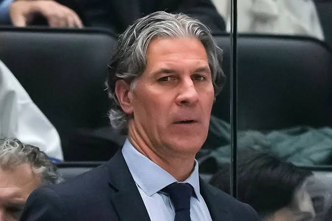 Avalanche Coach Jared Bednar Suffers 'Facial Fractures' and 'Corneal  Abrasion' After Being Hit in Face with Puck During Game - Yahoo News