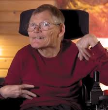 Hvordan sikrer man tilgængelig kommunikation på legepladsen? Se hvordan de  har gjort på Storebælt- skolen.”Efter tavlerne