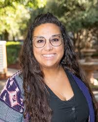 Elena Guevara's Instagram, Twitter & Facebook