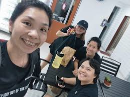 let's us laugh small before we sleep 😄😄😄😄 good night my people make we  sleep well oh😄😄😄😄😄