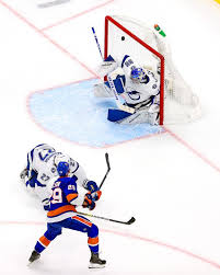 But the lightning came alive to score a couple in the 3rd. Islanders Take 5 3 Win Over Lightning In Conference Final Taipei Times