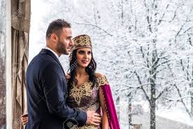 Maybe you would like to learn more about one of these? Gluckliches Paar Im Traditionellen Turkischen Hochzeitskleid Wahrend Ihrer Hochzeit Lizenzfreie Fotos Bilder Und Stock Fotografie Image 97016479