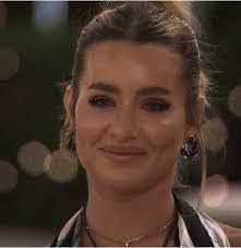 Tina Leake's Instagram, Twitter & Facebook