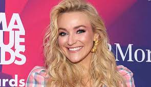 Betsy Wolfe ('& Juliet') video interview