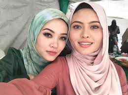 Check spelling or type a new query. 8 Selebriti Punyai Adik Cun Melecun Boleh Buat Orang Jatuh Cinta Kaki Kecoh