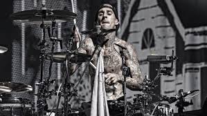Travis barker opens up about the plane crash that changed his life. Das Neue Gesichts Tattoo Von Travis Barker Tattoo Spirit