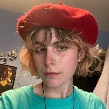 Dixie Schroeder's Instagram, Twitter & Facebook