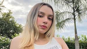 Sofia Castro in Bathing Suit Says "Te la Dedico" — Celebwell