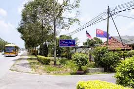 Our homestay also located at strategic location which is near to dian pang supermarket, a lot of food stalls, bank. Parit Raja Homestaymalaysiablog