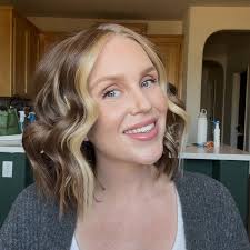 Natalie Renner's Instagram, Twitter & Facebook