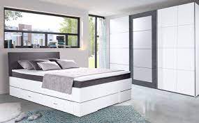 Schlafzimmer sind meist mit einem komfortablen rahmenbett ausgestattet. Schlafzimmer Mobelpiraten