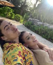 O @leodias publicou com exclusividade imagens do @whinderssonnunes na casa da família da nova affair, maria lina deggan. Em Aniversario Whindersson Nunes Ganha Declaracao De Namorada Sbt