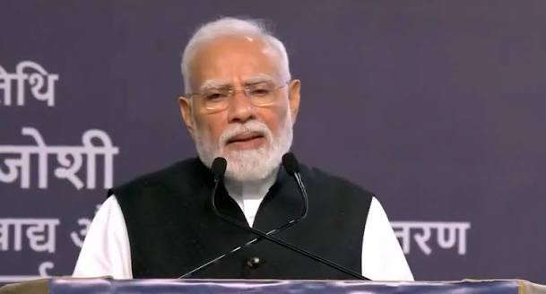 मैंने लाल किले से एक होम्योपैथी की गोली दी थी - ‘दिमागी नक्सल’... जैसे ही  मैंने ‘दिमागी नक्सल’ वाली होम्योपैथी की गोली दी, सारे दिमागी नक्सल निकलकर  बाहर आने लगे।, और जो लोग इस बीमारी को बढ़ावा दे रहे ...