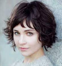 Yet, for such a short hairstyle, it is incredibly versatile. 50 Layered Hairstyles With Bangs