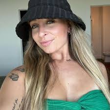 Amber Younger's Instagram, Twitter & Facebook