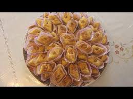 طريقة سهلة و رائعة لتحظير البقلاوة الشهية Youtube Food Desserts Breakfast