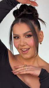 The gorgeous @Amazona  ##FYP##AMAZONA##makeuptutorial##TRANSFORMATION##sagerimakeup