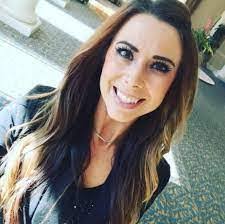 Amanda Buescher's Instagram, Twitter & Facebook