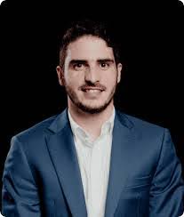 Daris Hechevarria's Instagram, Twitter & Facebook