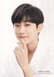 B1A4、ジュエリーグラビアを公開…自身がデザインしたジュエリーに“小指の指紋とキスマーク”