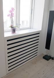 как расставить мебель в угловой комнате с двумя окнами 7 Sposobov Spryatat Batareyu Ili Naoborot Sdelat Ee Fishkoj Interera Sovremennye Radiatory Interer Idei Interera