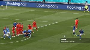 Tendangan bebas dilakukan dari luar garis lapangan. Sisi Lain Euro 2021 Yang Jadi Ajang Jual Diri Bagi Pemain Ac Milan Sudah Rasakan Getahnya Tribunnews Com Mobile