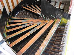 In this video i'll show you a unique and easy method we used to build this set of curved stairs to go up to the floating tree. Various Type Of Formwork For Curved Concrete Stairs Engineering Feed Concrete Staircase Concrete Stairs Curved Concrete