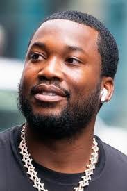 Grace Meek's Instagram, Twitter & Facebook