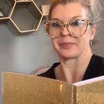 Kim Baucom's Instagram, Twitter & Facebook