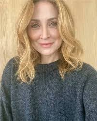 Karen Pajak's Instagram, Twitter & Facebook