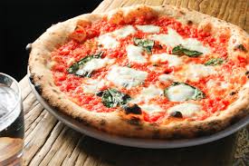Il forno elettrico per pizza si presenta con la classica struttura rettangolare e può avere uno o più ripiani. Pizza Forno A Legna O Elettrico