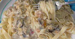 For The Sauce Base I Used Campbell S Cream Of Mushroom Condensed Soup It Is A Simple Can T Go Wrong Cooking Alter Carbonara Recipe Seafood Carbonara Soup Dish