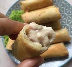 karboˈnaːra) is an italian pasta dish from rome made with egg, hard cheese, cured pork, and black pepper. Pretty And Pink Resepi Popia Carbonara Cheeseeeee Facebook