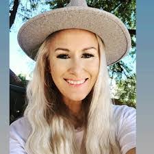 Lori Eichhorn's Instagram, Twitter & Facebook