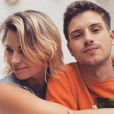 Als ihr vater, der musiker zbigniew paleta, in mexiko einen job angeboten wurde, ließ sich die familie paleta dauerhaft nieder. Who Is Nicolas Haza The Eldest Son Of Ludwika Paleta Shkmgmcnuh