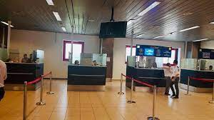 Zborurile spre și dinspre regatul unit al marii britanii și irlandei de nord din/către românia se suspendă pe o perioadă de 14 zile, pentru toate aeroporturile din țară, conform unei hotărâri a comitetului național pentru situații de urgență (cnsu). Romania SuspendÄ Zborurile Dinspre Èi Inspre Marea Britanie Hotnews Mobile