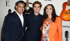 In episode 4, chapter eighty: Kj Apa Nationality What Is The Riverdale Star S Nationality Celebrity News Showbiz Tv Express Co Uk