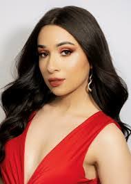 Vanessa Everett's Instagram, Twitter & Facebook