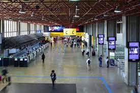 Situado apenas 3 minutos do aeroporto internacional de guarulhos, o airport park tem excelente localização, junto a alça de acesso da rod. Prefeito De Guarulhos Sugere Fechar Aeroporto Internacional De Sao Paulo Por Causa Do Coronavirus Jovem Pan