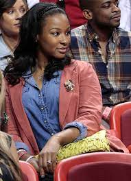 However, she ultimately went on record to clarify the rumors. Blazers Broaches Savannah Chat Lebron James And Wife Boss Lady