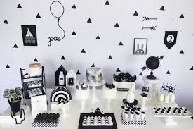 Festa Geometrica P B Para Meninos Decoracoes De Festa Pretas Festa De 13anos Festa