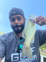 Is there a place to FISH AND PAY here in CT??