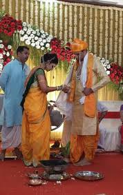 And, if it's your first time attending a marathi the bride's mother invites married women known as suhasinies to make turmeric powder. Traditional Wedding Dress Of Maharashtrian Bride And Bridegroom For Pheras Couple Wedding Dress Indian Wedding Photography Couples Groom Wedding Dress