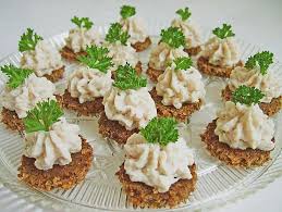 Cracker Mit Raucherforellen Mousse Von Texmexhex Chefkoch Rezept Fingerfood Fingerfood Rezepte Geraucherte Forelle