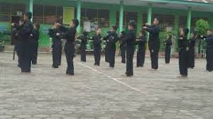 Tahap persiapan latihan dan materi fisik (senam, teknik dasar, jurus, pasang, kuncian, belaan belati, senam toya sejak awal kita mengetahui bahwa psht mengajarkan pencak silat sebagai media untuk mendidik manusia berbudi pekerti luhur. Pemanasan Siswa Sebelum Latihan Psht Psht Ipsi Pencaksilat Cute766