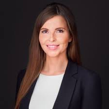 Female Management Program 2022/2023 was issued by Crayon to Valerie Yap.